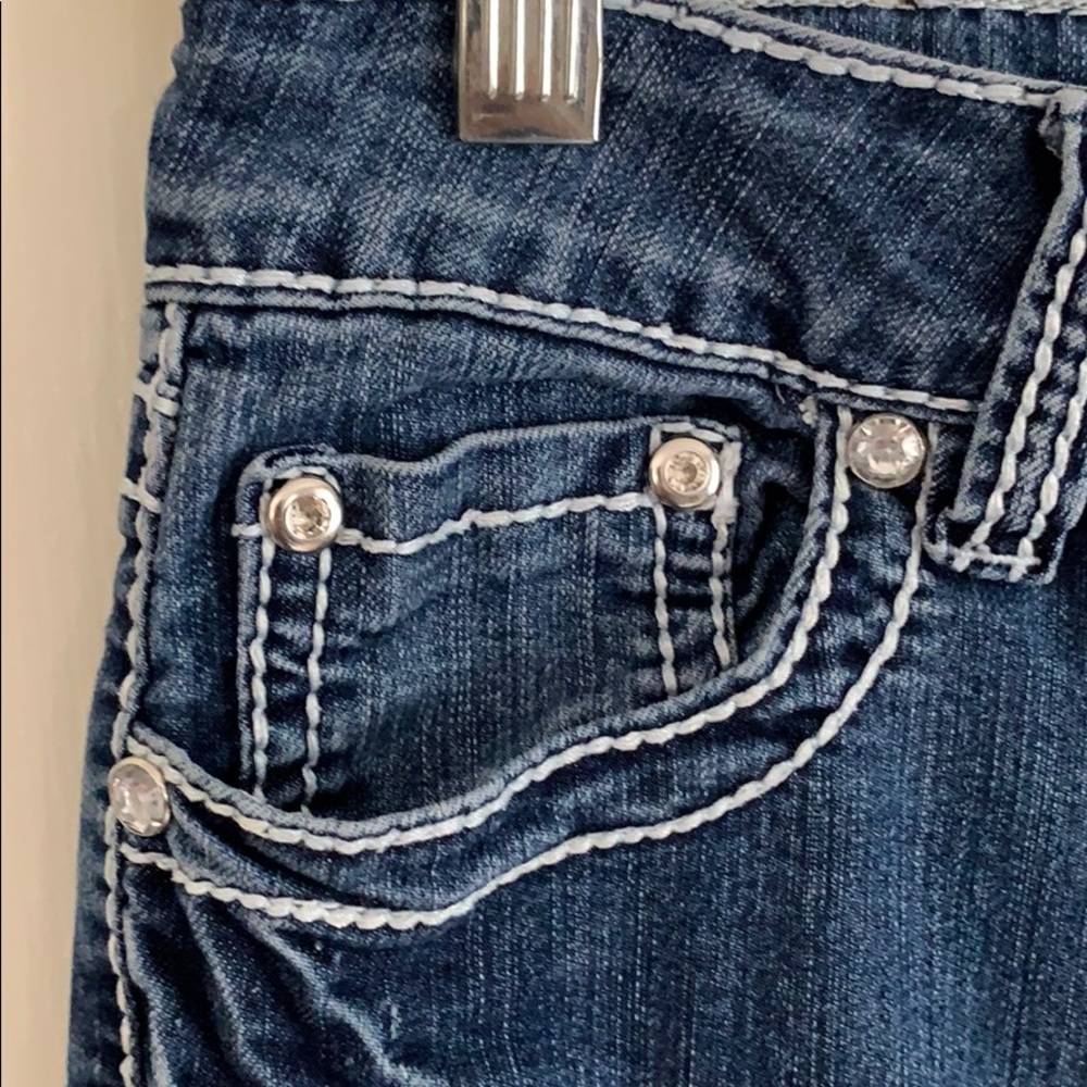 YMI Jeans - Capris or High Rise w/ Rhinestones EUC - Picture 4 of 8